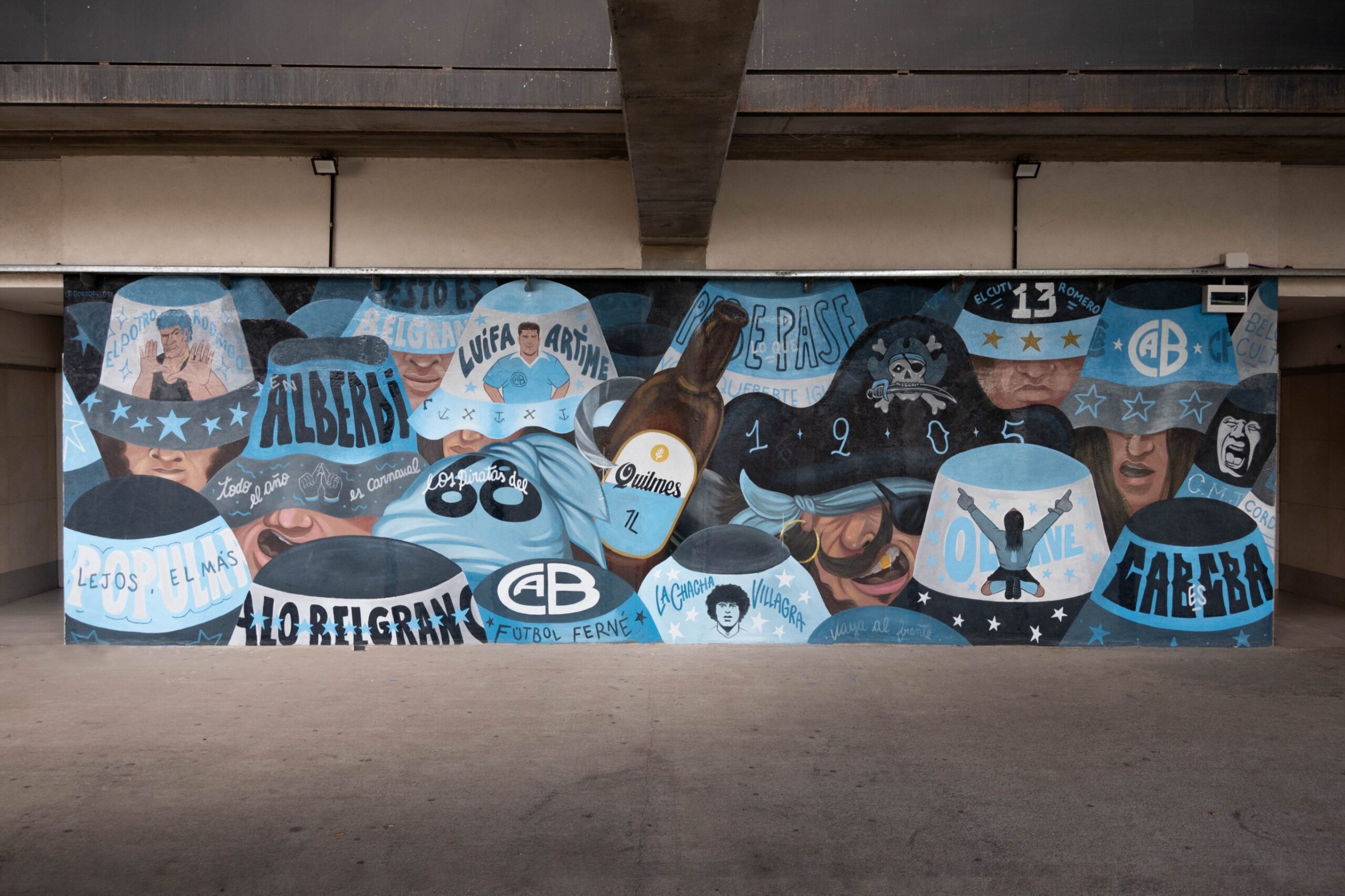 Quilmes rinde homenaje a los hinchas de Belgrano con un mural «bien pirata» (y cuartetero)