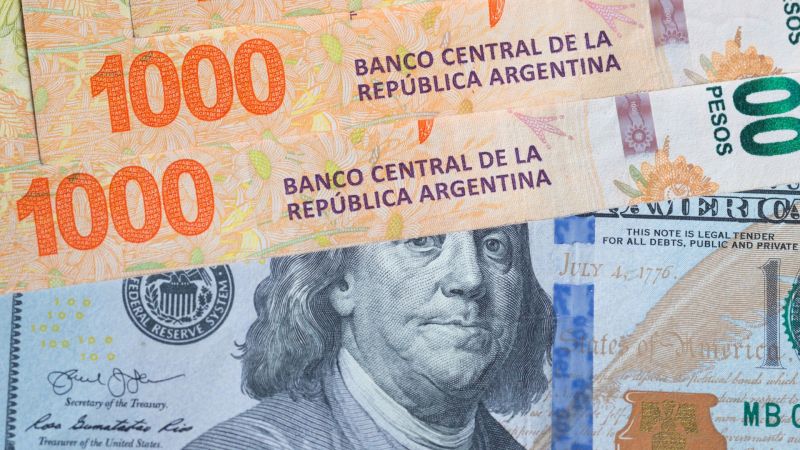 Pesos o dólares: en qué conviene invertir y qué esperar después de las elecciones