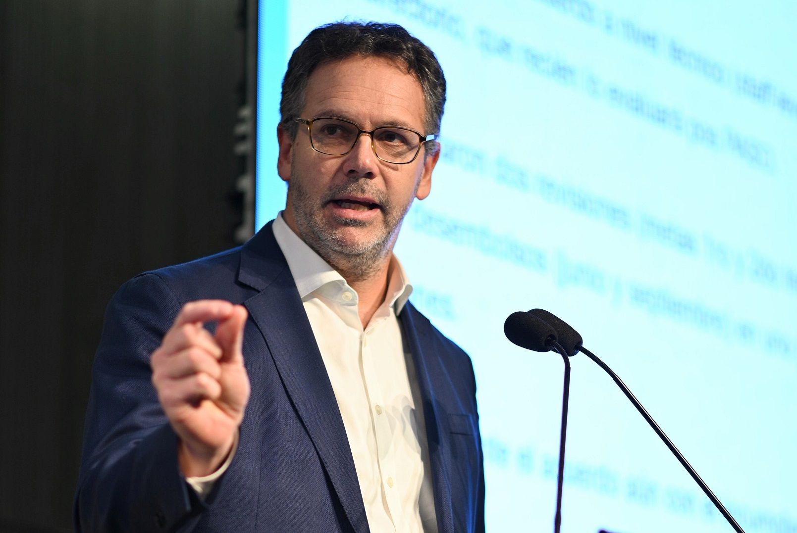 Sandleris: «un mal resultado electoral del oficialismo podría reavivar la presión cambiaria»