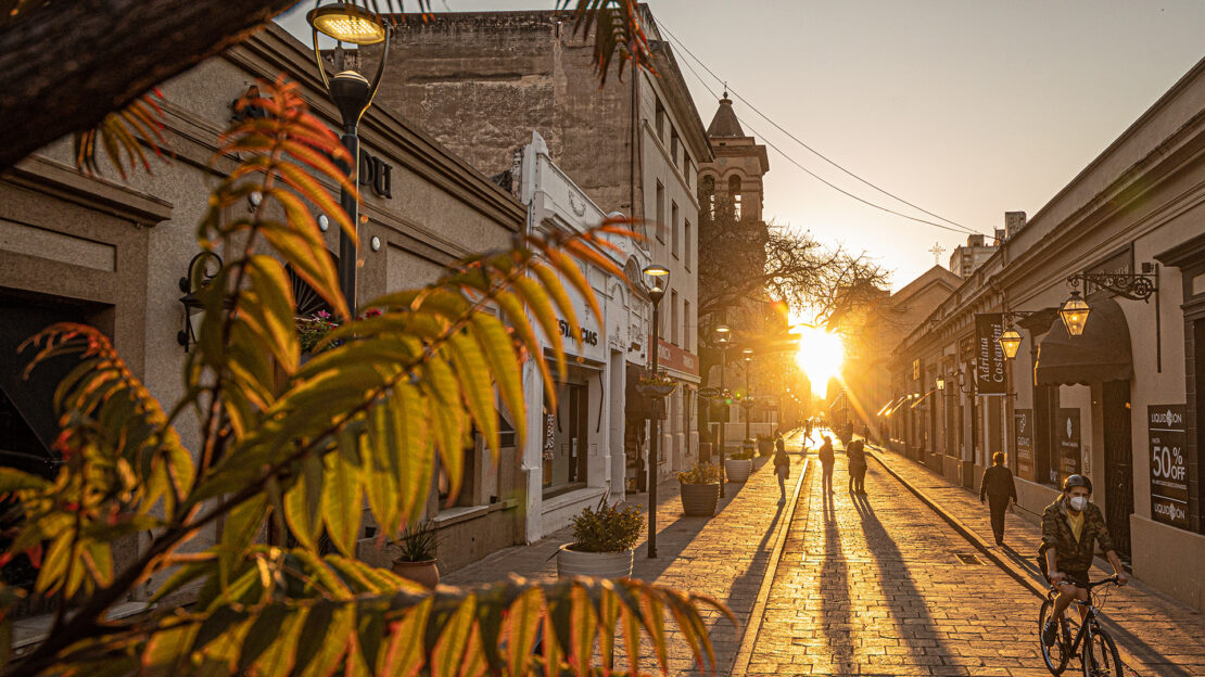 La ciudad de Córdoba se prepara para la “Noche de las Galerías y las Peatonales”