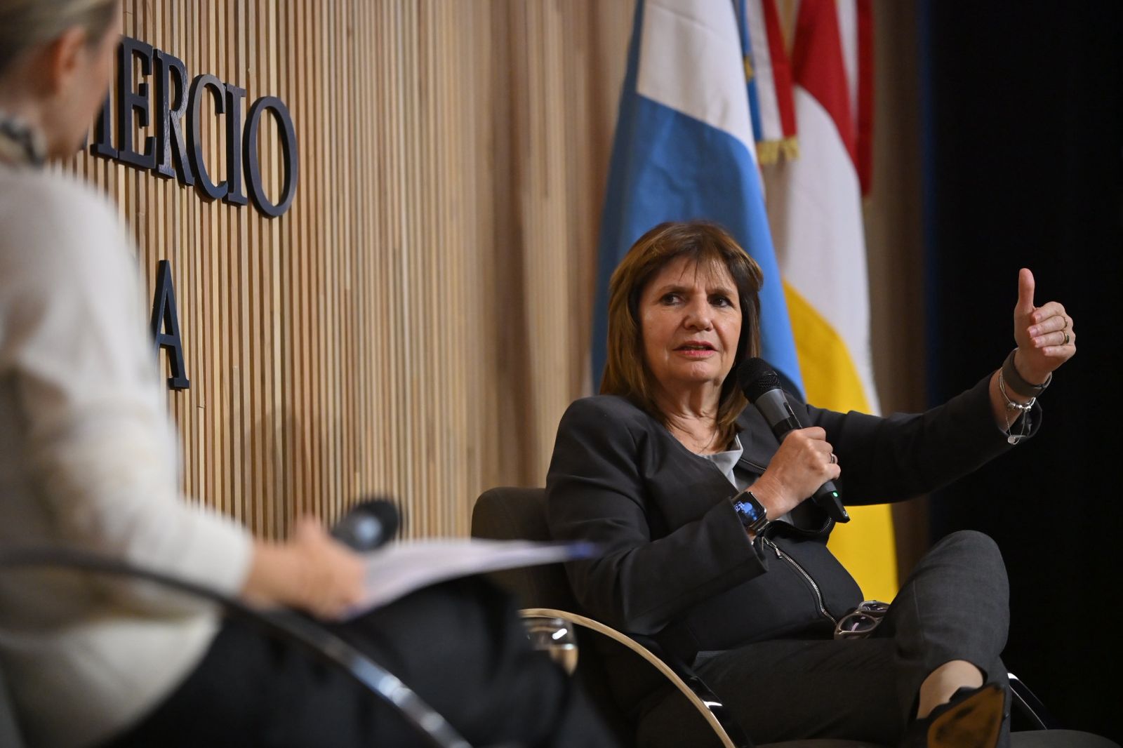 Bullrich pidió «achicar la cantidad de empleados municipales y provinciales para bajar impuestos»