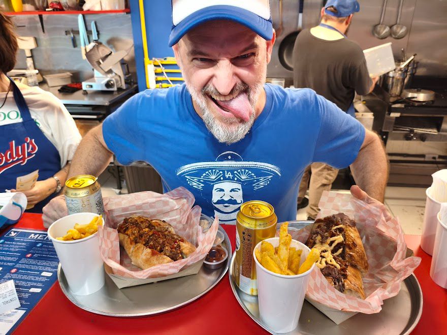 El neoyorquino que desafía el «boom» gastronómico de Nueva Córdoba con los clásicos sándwiches deli estadounidense