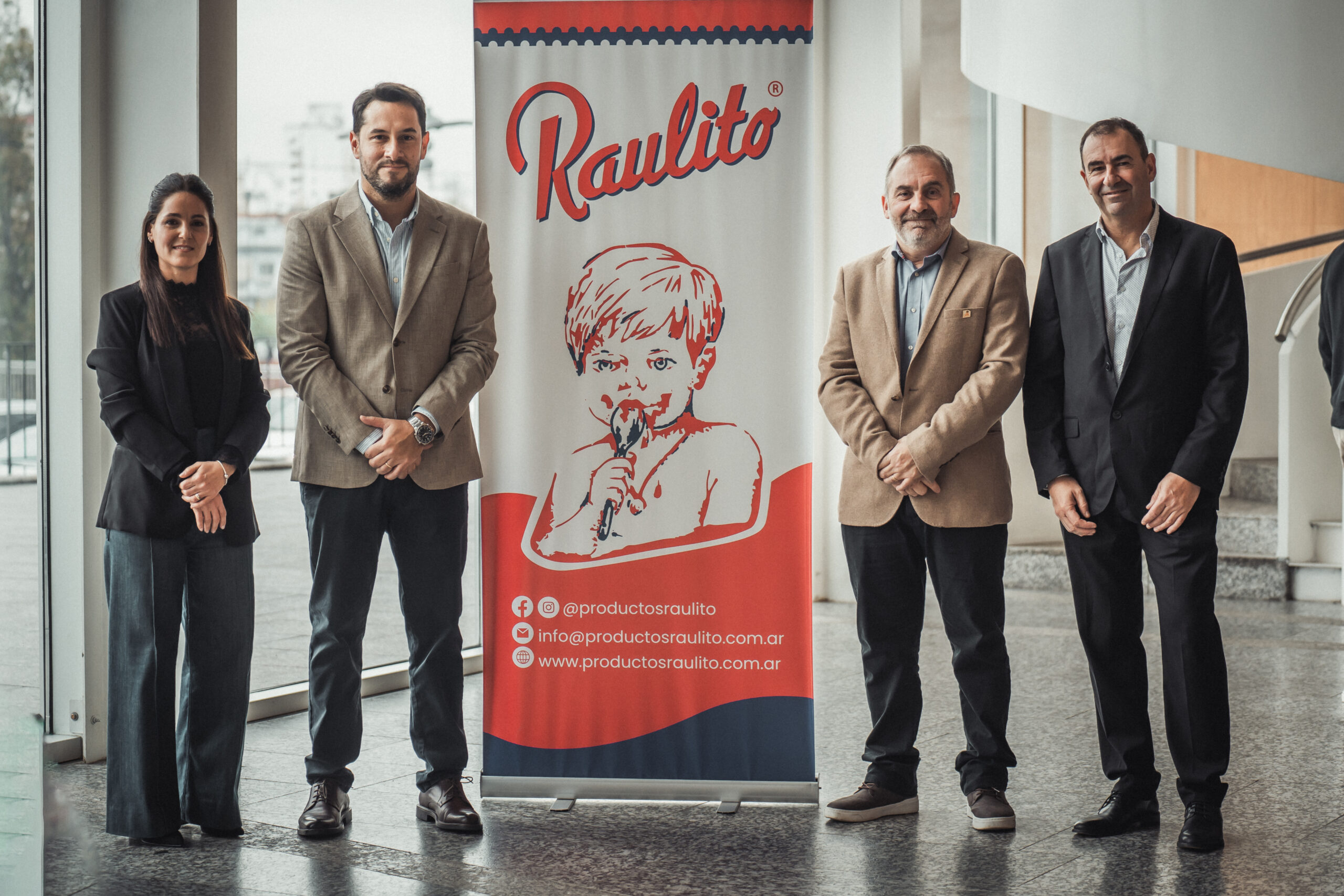 Raulito celebró sus 70 años y recibió un reconocimiento oficial de la Ciudad
